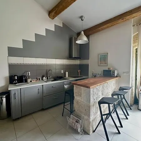 Joli Mas Duplex Piscine Parking Prive
