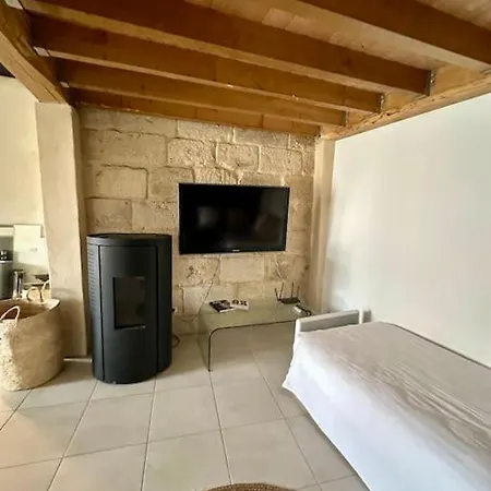 Joli Mas Duplex Piscine Parking Prive Apartment Mudaison